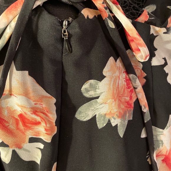 Sexy Backless Black and Rose Maxi Boho Dress, size 6 - Picture 7 of 9